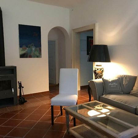 Elegantes Gaesteapartment Verano In Schloss Und Hofgut Langenzell Wiesenbach Exterior photo